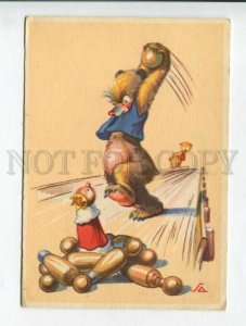 430148 BOWLING TEDDY BEAR playing Old color postcard