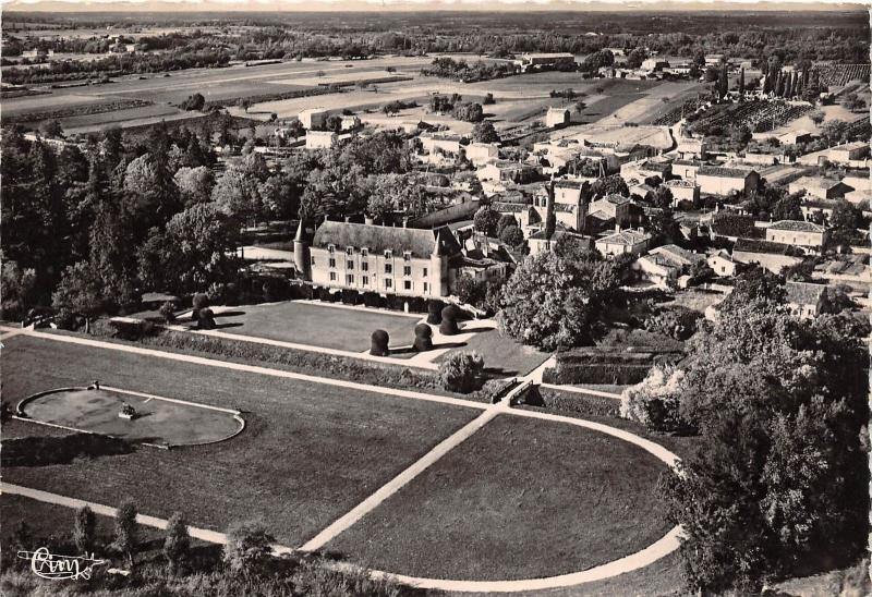 BR29021 St brice vue aerienne sur le chateau et le village Cognac france