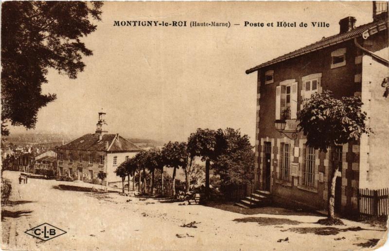 CPA Montigny le Roi - Poste et Hotel de Ville (368554)