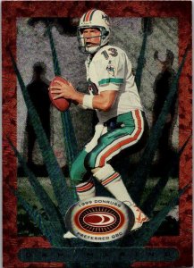 1999 Donruss Football Card Dan Marino Miami Dolphins sk9529