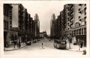 CPA Villeurbanne - Cite des Gratte-Ciel - Avenue de l'Hotel-de-Ville (1036060)