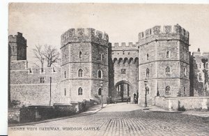 Berkshire Postcard - Henry VIII's Gateway -  Windsor Castle    A8928