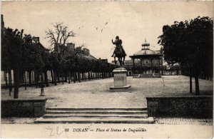 CPA DINAN Place et Statue de Duguesclin (1295532)