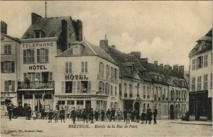 CPA Breteuil entree de la rue de paris (1207446) 