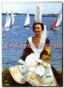 Postcard Modern Folklore De Bretagne Girl in costume Bigouden