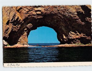 Postcard Le Rocher Percé, Canada