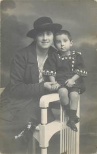 Vintage photo postcard dated 1919 Romania woman with child studio foto