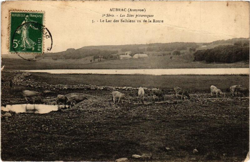 CPA AUBRAC - Le Lac des Salhiens vu de la Route (475145)