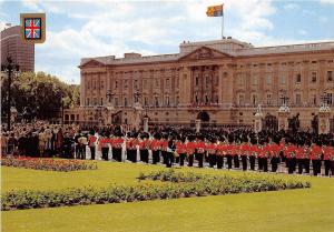 BT18747 the queens guards parade militaria london  uk
