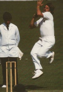 Sports Postcard - Cricket - Ian Botham, Worcestershire & England   RR9614