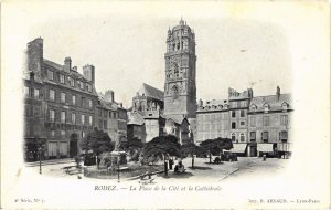 CPA RODEZ - La Place de la Cite et la Cathédrale (109640)