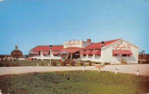 Marshalltown Iowa Lloyds Restaurant Street View Vintage Postcard K27249