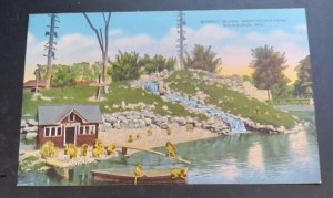 UNUSED LINEN  POSTCARD - MONKEY ISLAND, WASHINGTON PARK, MILWAUKEE, WISCONSIN