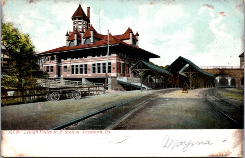 Postcard Lehigh Valley Railroad Station Depot in Allentown, Pennsylvania 