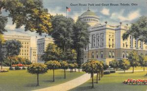 TOLEDO, OH Ohio  COURT HOUSE & PARK  Courthouse  c1940's Tichnor Linen Postcard