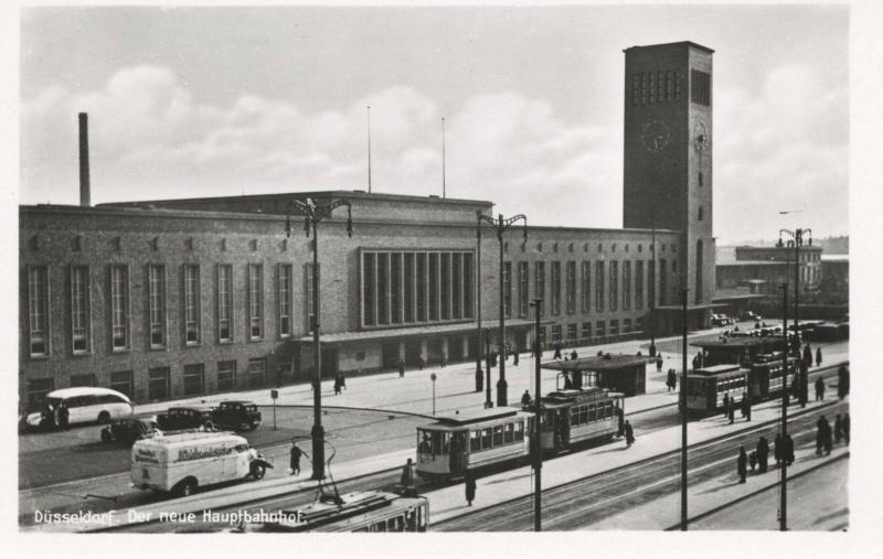 Dusseldorf Germany Der Neue Hauptbahnhof New Central Station RPPC Postcard D23