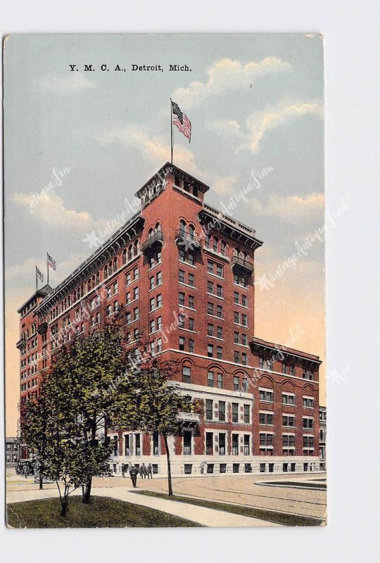 PPC POSTCARD MI MICHIGAN DETROIT YMCA EXTERIOR STREET VIEW FLAGS