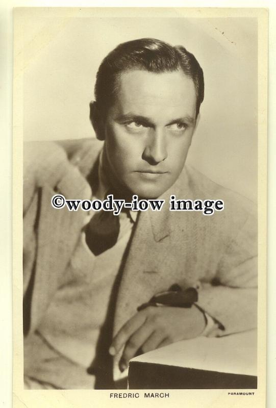 b2475 - Film Actor - Fredric March - Picturegoer postcard no 702