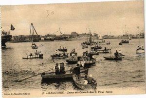 CPA St-NAZAIRE - Course aux Canarsdans le vieux Bassin (250969)