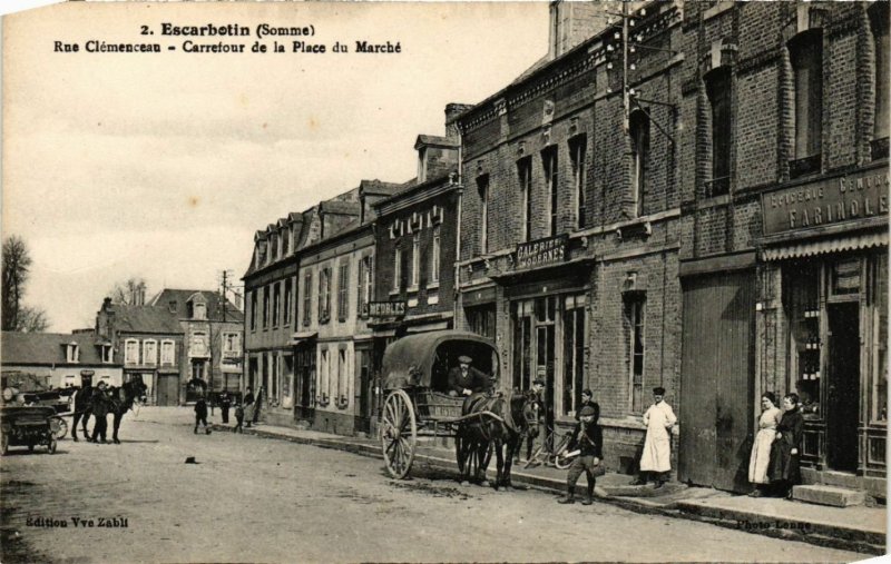 CPA ESCARBOTIN - Rue Clemenceau - Carrefour de la Place du (515108)