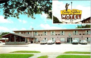 Cherokee, IA Iowa  LAMP LIGHTER MOTEL Roadside CHEROKEE COUNTY ca1960's Postcard