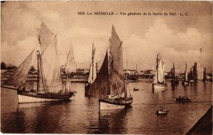 CPA La ROCHELLE Vue générale de la Sortie du Port (666699)