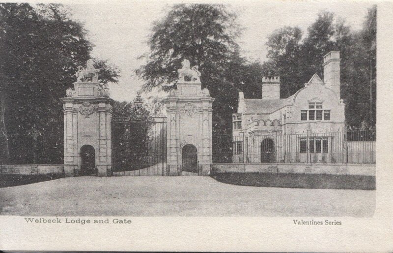 Nottinghamshire Postcard - Welbeck Lodge and Gate - Ref ZZ4228