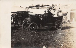 J60/ Interesting RPPC Postcard c1910 Early Automobile People 267