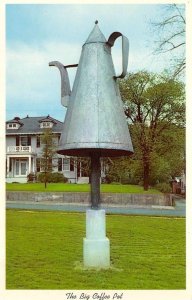 Winston-Salem, NC North Carolina  BIG COFFEE POT  Roadside Landmark  Postcard