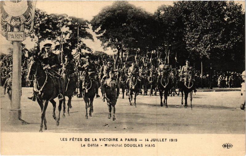 CPA MILITAIRE Le Defilé-Maréchal Douglas Haig (316026)