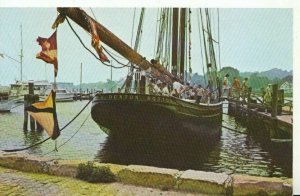 Fishing Boat Postcard - At Mystic Seaport - The L A Dunton of Boston - Ref 9302A