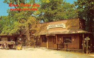 SILVER DOLLAR CITY Marvel Cave Park Branson, Missouri Ozarks Vintage Postcard
