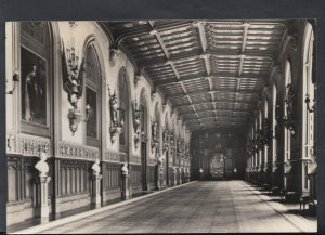 Berkshire Postcard - Windsor Castle - St George's Hall     RR5807