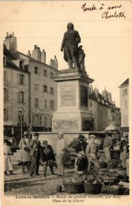 CPA LONS-le-SAUNIER - Statue Place de la Liberte (211475)