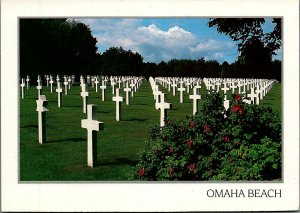 VINTAGE WWII OMAHA BEACH FRANCE SOLDIERS CEMETARY MEMORIAL POSTCARD 35-67