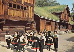 BT1287 norsk folkemuseum oslo norway folkedans pa setesdalstunet types folklore