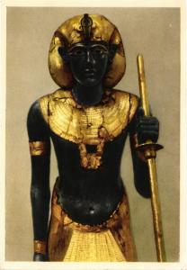 CPM EGYPTE Tutankhamen's Treasures. Life sized statue of the king (343508)