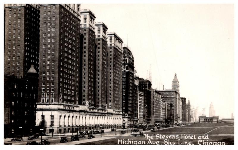 Illinois  Chicago ,  Stevens Hotel, Michagan Avenue, Sky Line