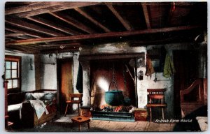 VINTAGE POSTCARD OF IRISH FARM HOUSE c. 1910s