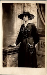 c1910 VICTORIAN LADY FINE SETTING LEADED WINDOW AZO REAL PHOTO POSTCARD  17-16