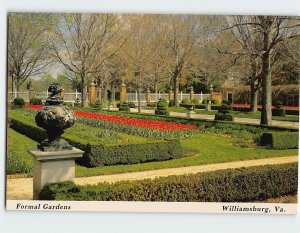 Postcard Formal Gardens, Governor's Palace, Williamsburg, Virginia