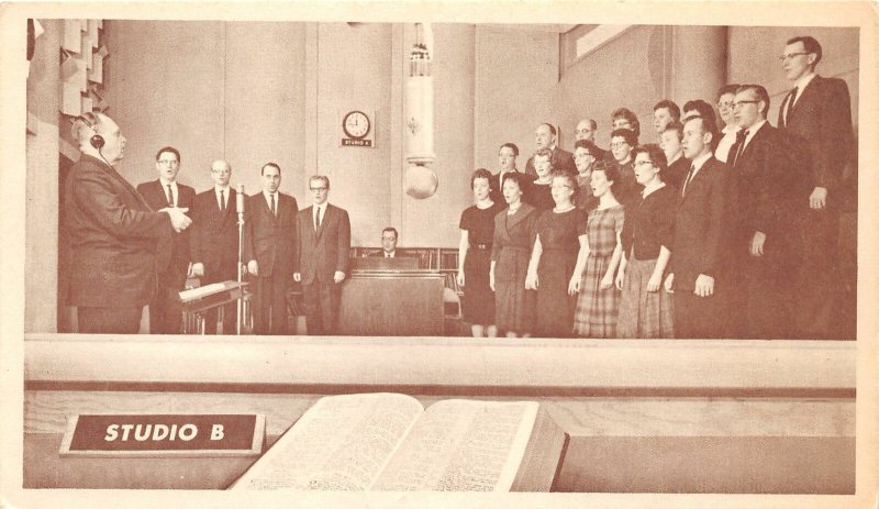 H62/ Cincinnati Ohio Postcard c1940s Interior Church Bible Broadcast  69