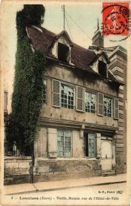 CPA LOUVIERS - Vieille Maison rue de l'Hotel-de-Ville (181958)