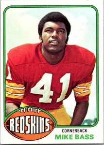 1976 Topps Football Card Mike Bass Washington Redskins sk4475