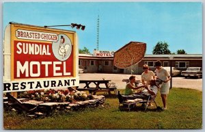 Postcard Fenelon Falls Ontario c1960s Sundial Motel and Restaurant Hwy. 121