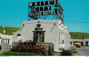 White's City, New Mexico, 1950-1960s ; White's City Deluxe Motel