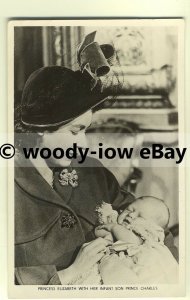 r0316 - Princess Elizabeth with Baby Prince Charles - postcard