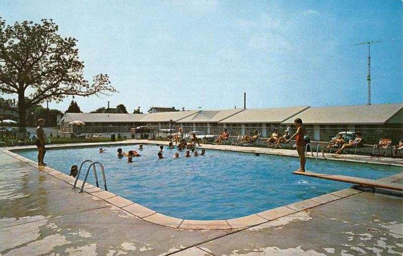 Kulpsville Pennsylvania Old Village Motel Pool View Vintage Postcard K49237