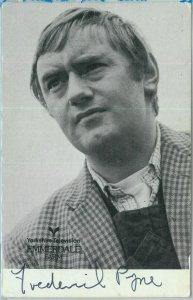 95704- VINTAGE POSTCARD CINEMA, Actors, Autograph: FREDERICK PYNE Emmerdale Farm