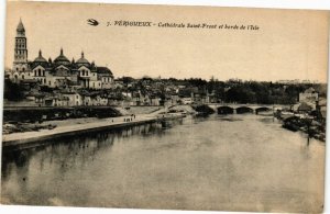 CPA PÉRIGUEUX-Cathédrale St-Front et bords de l'Isle (232917)